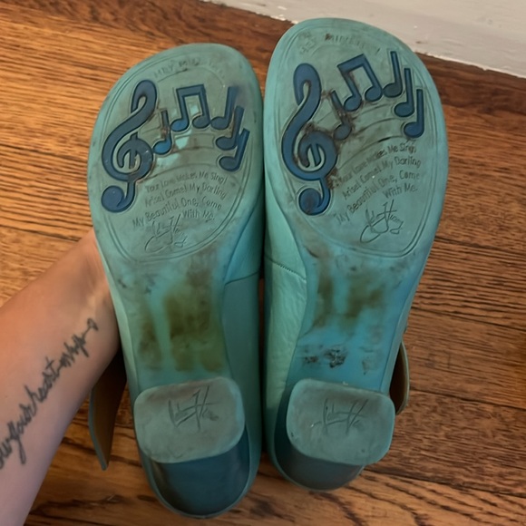 John Fluevog Turquoise Leather Heels - Picture 9 of 9